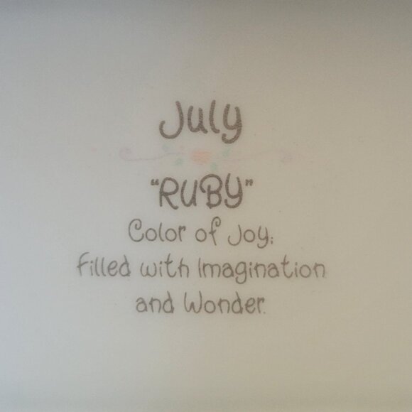 Precious Moments July Birthstone Hope Chest Gift Box - Picture 4 of 12